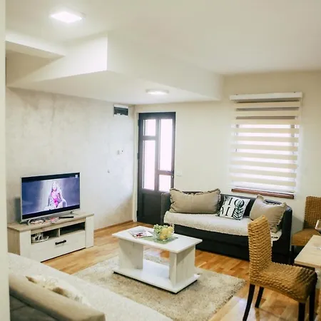 Family 1 Apartment *
