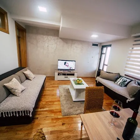 Apartment Family 1 *